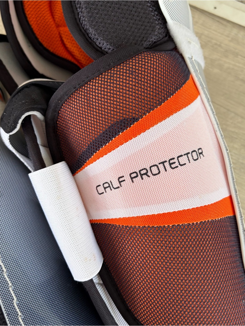 Bauer Supreme One60 Hockey Shin Guards Senior 15" protective Gear White Orange - Picture 5 of 13